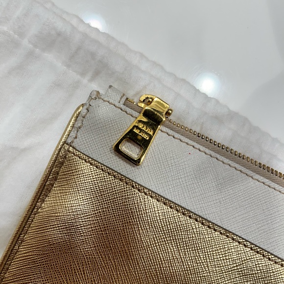 Prada gold clutch bag - Picture 5 of 16